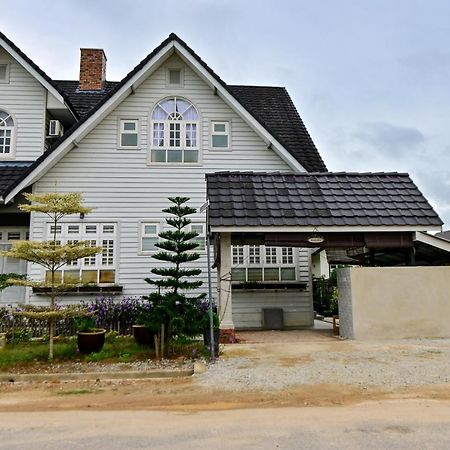 D'Ja Smoke Homestay Kampong Wakaf Tengah Luaran gambar